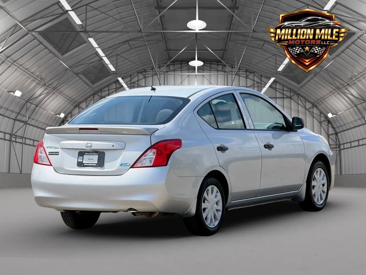 Used 2014 Nissan Versa S Plus FWD image 9