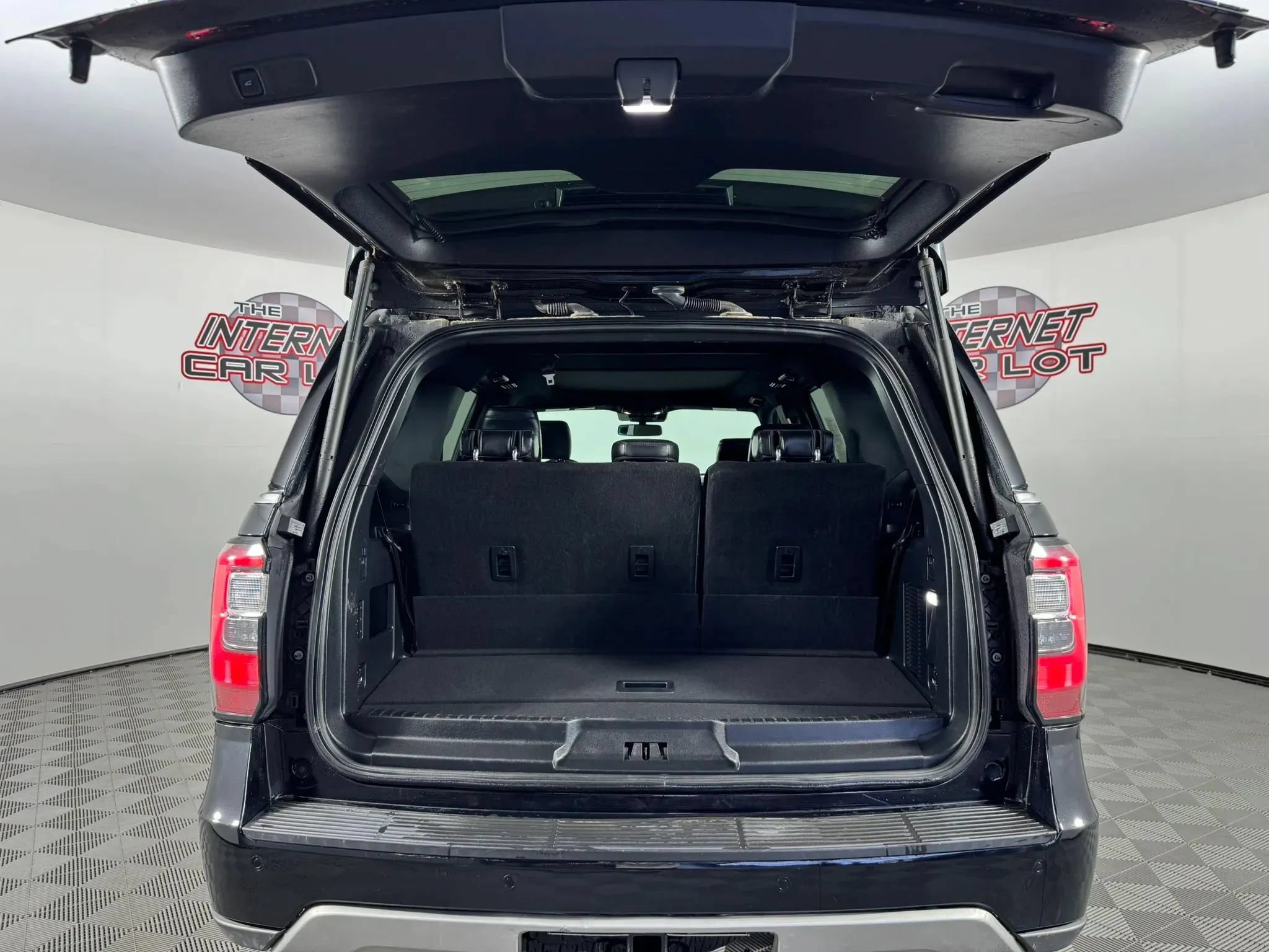 Used 2020 Ford Expedition Limited w/ Equipment Group 301A AWD/4WD image 30
