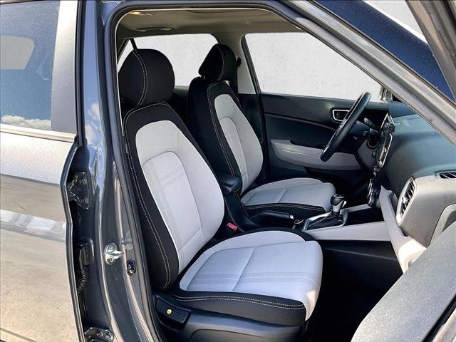 Used 2024 Hyundai Venue SEL FWD image 9