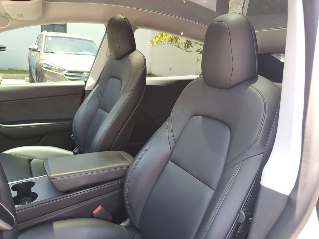 Used 2022 Tesla Model Y Long Range AWD/4WD image 19