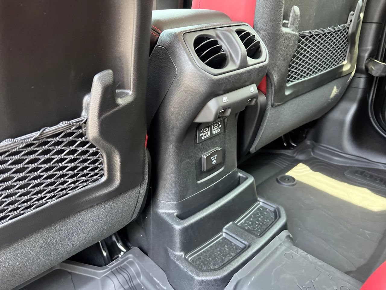 Used 2024 Jeep Wrangler Unlimited Rubicon 392 AWD/4WD image 19