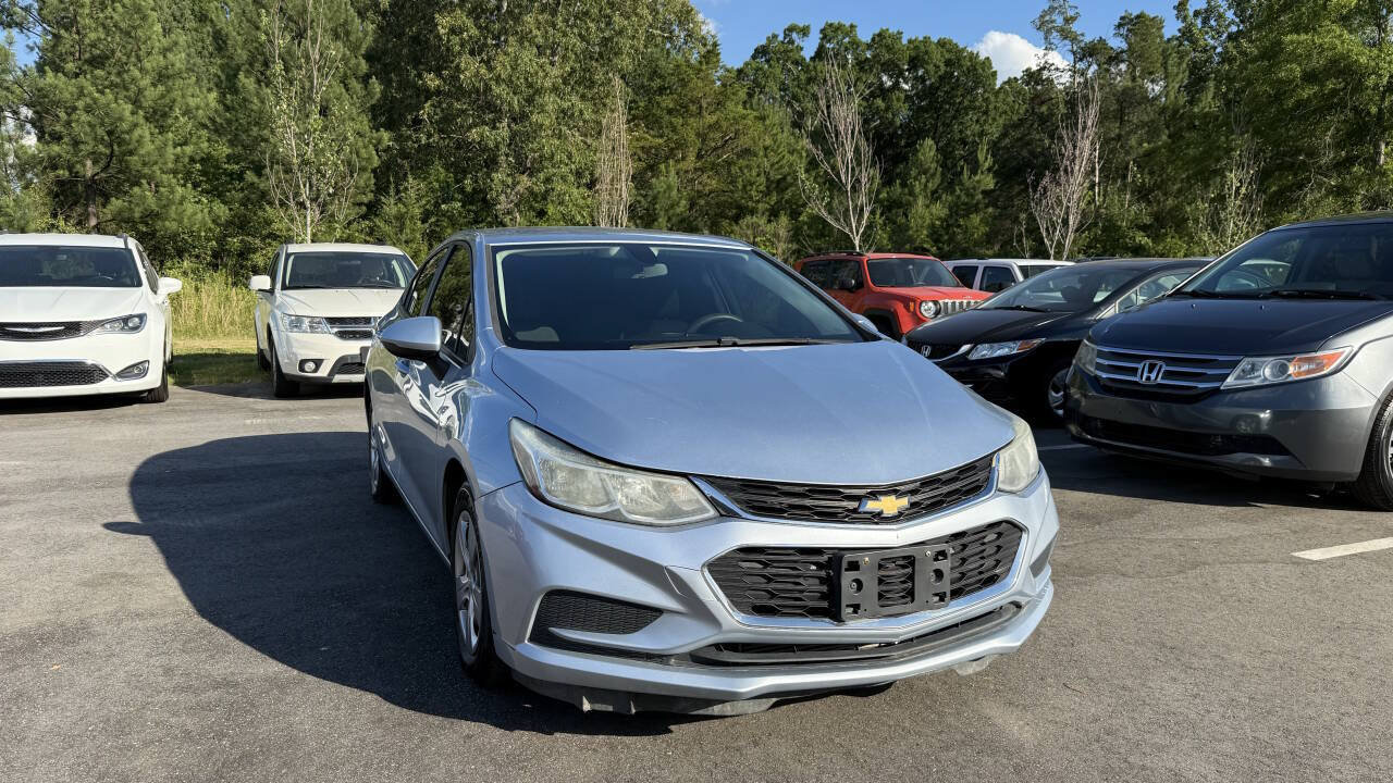 Used 2017 Chevrolet Cruze LS FWD image 1