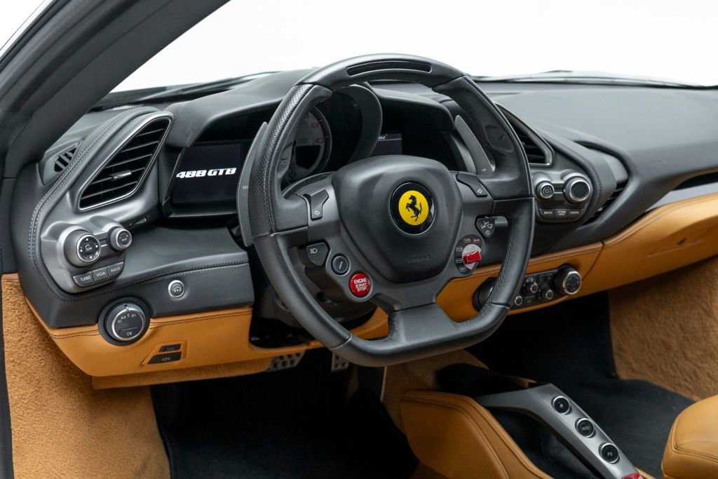 Used 2016 Ferrari 488 GTB RWD image 18
