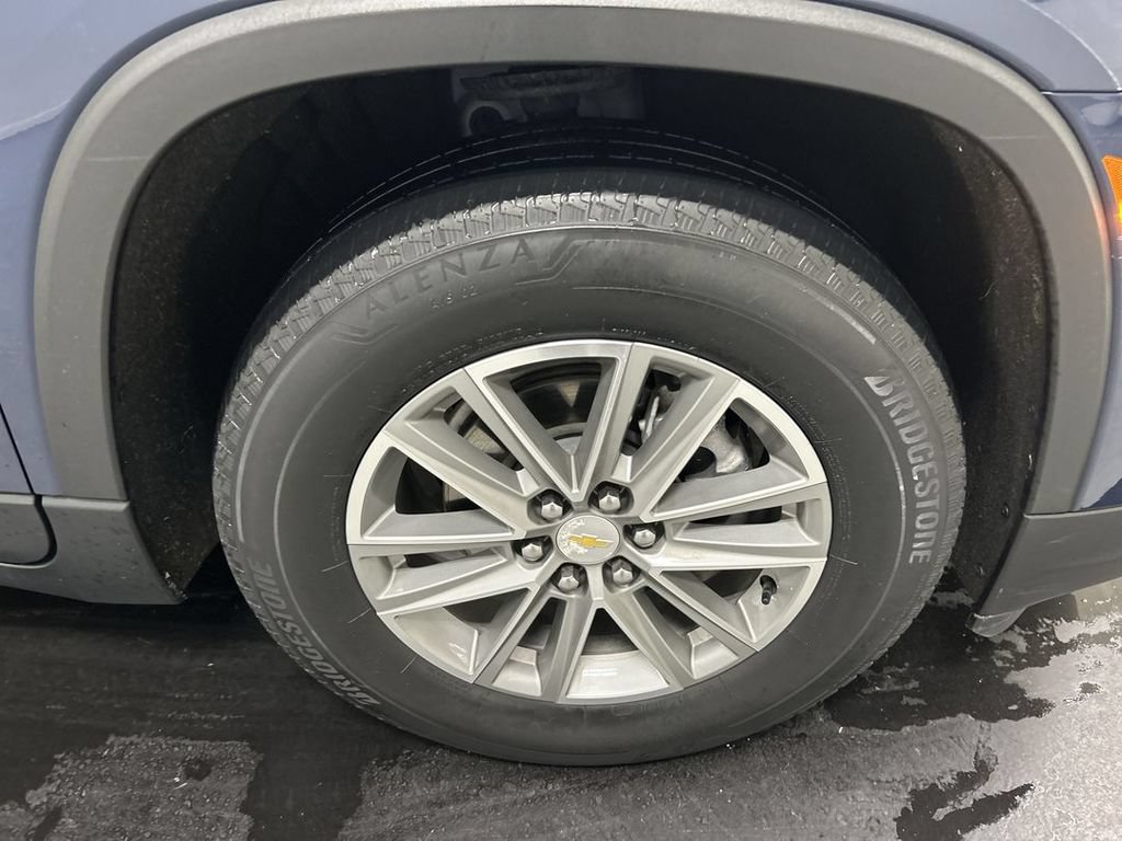 Used 2023 Chevrolet Traverse LT AWD/4WD image 8