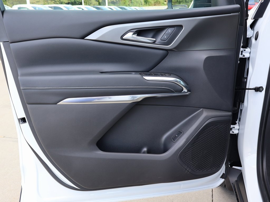 New 2026 Chevrolet Traverse LT w/ Driver Confidence Package image 11