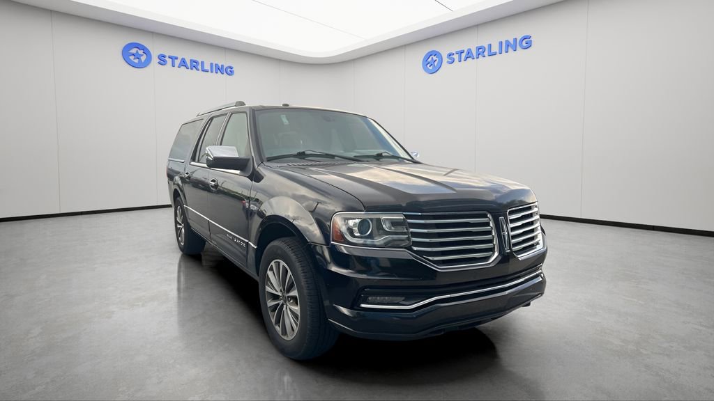 Used 2016 Lincoln Navigator L Select RWD image 4