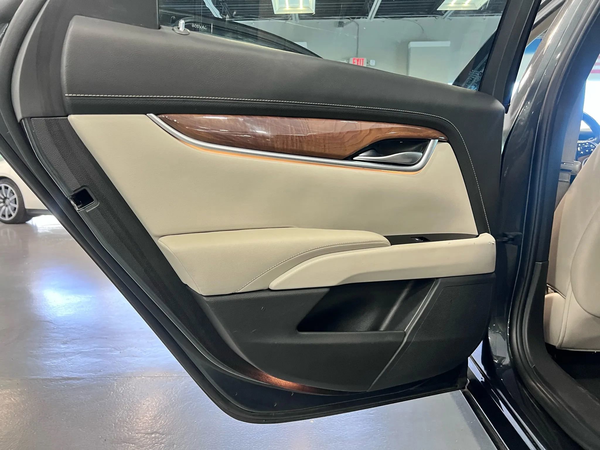 Used 2019 Cadillac XTS Luxury image 18