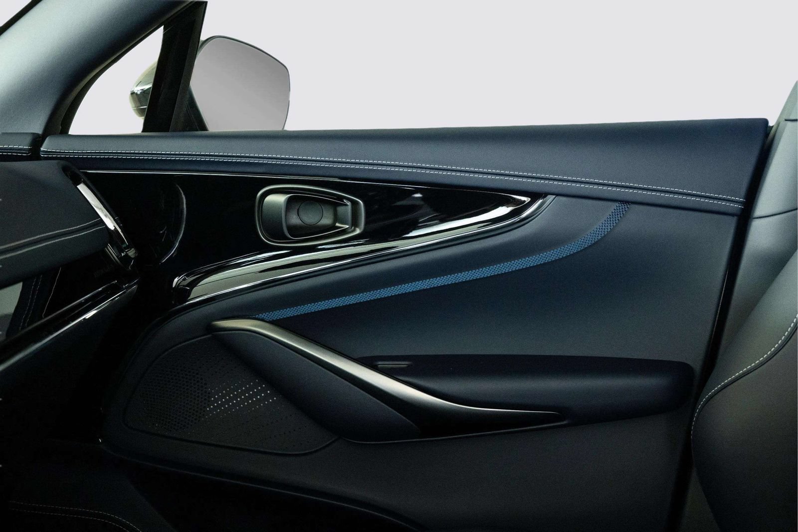 New 2026 Aston Martin DBX 707 AWD/4WD image 14