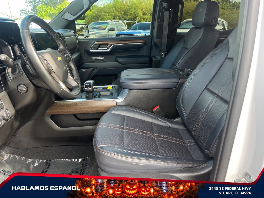 Used 2023 Chevrolet Silverado 1500 High Country w/ Technology Package AWD/4WD image 9