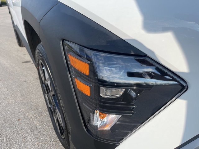 Certified 2025 Hyundai Kona SEL AWD/4WD image 28