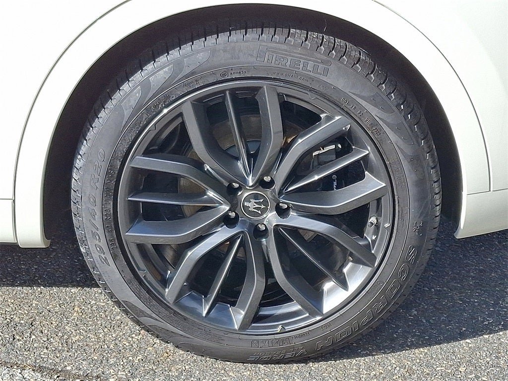 Used 2024 Maserati Levante GT Ultima image 21