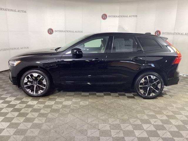 New 2026 Volvo XC60 T8 Plus w/ Protection Package Premier AWD/4WD image 7