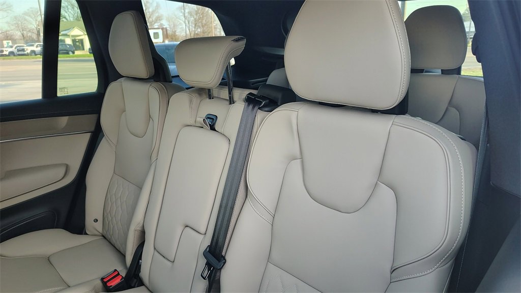 New 2026 Volvo XC40 B5 Plus w/ Climate Package image 30