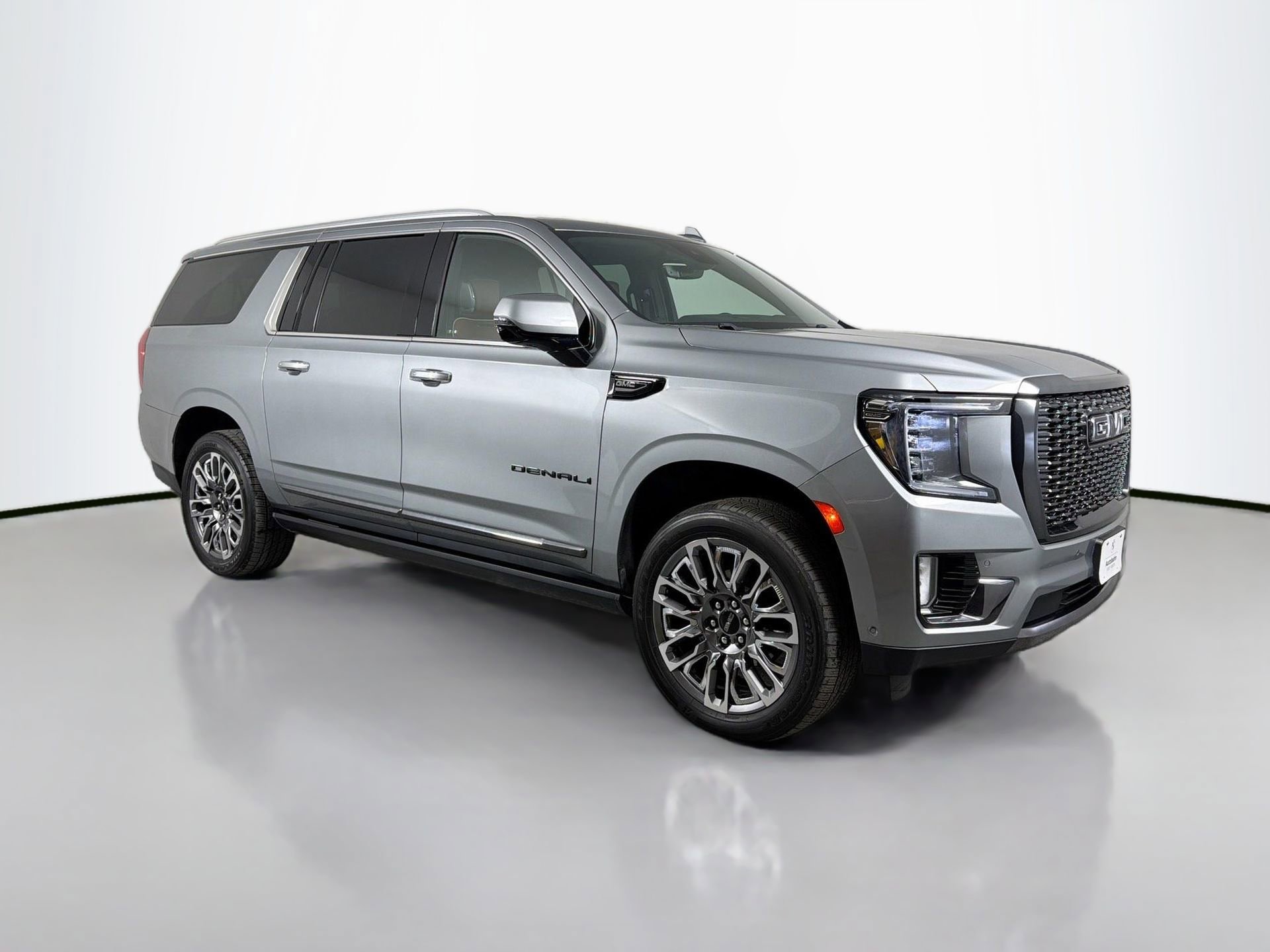Used 2023 GMC Yukon XL Denali Ultimate image 4