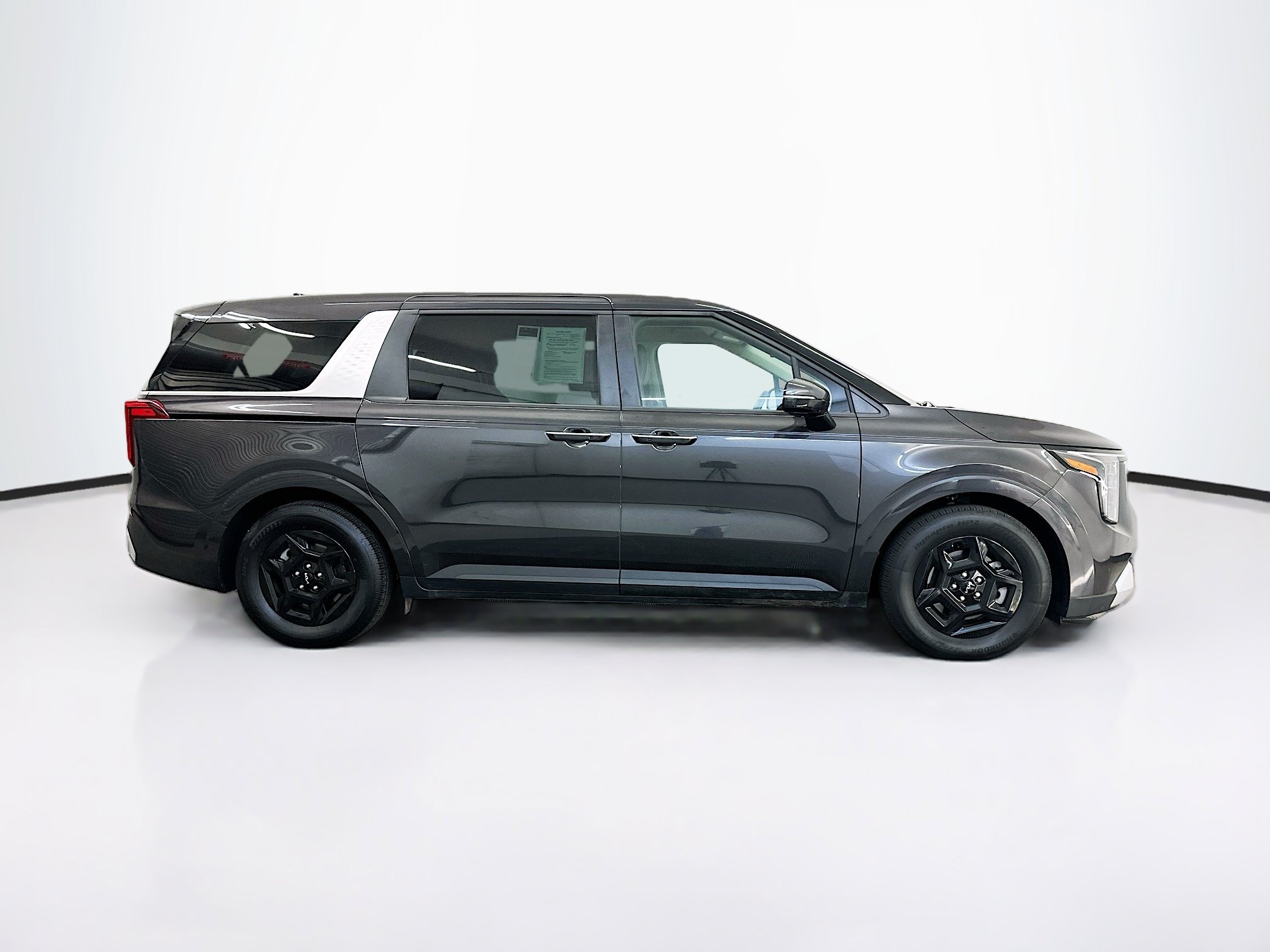 Used 2026 Kia Carnival FWD image 10