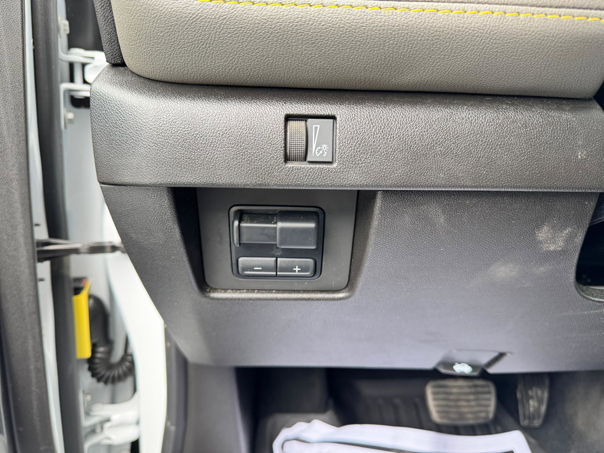 Used 2024 Chevrolet Colorado ZR2 w/ ZR2 Convenience Package III image 24