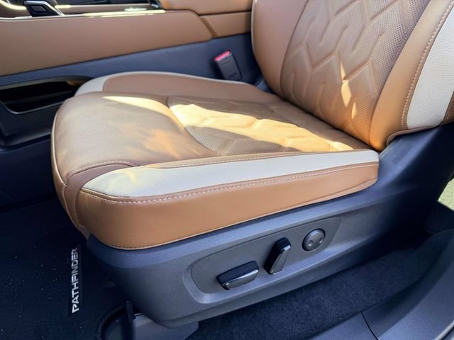New 2026 Nissan Pathfinder Platinum w/ Cargo Package AWD/4WD image 15