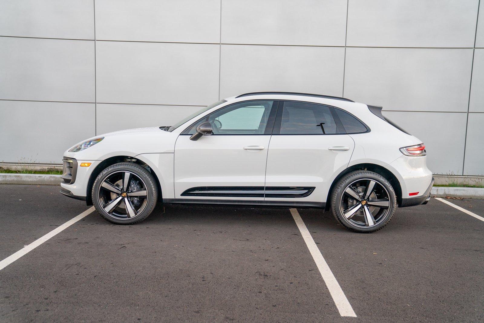 Certified 2026 Porsche Macan Turbo AWD/4WD image 2