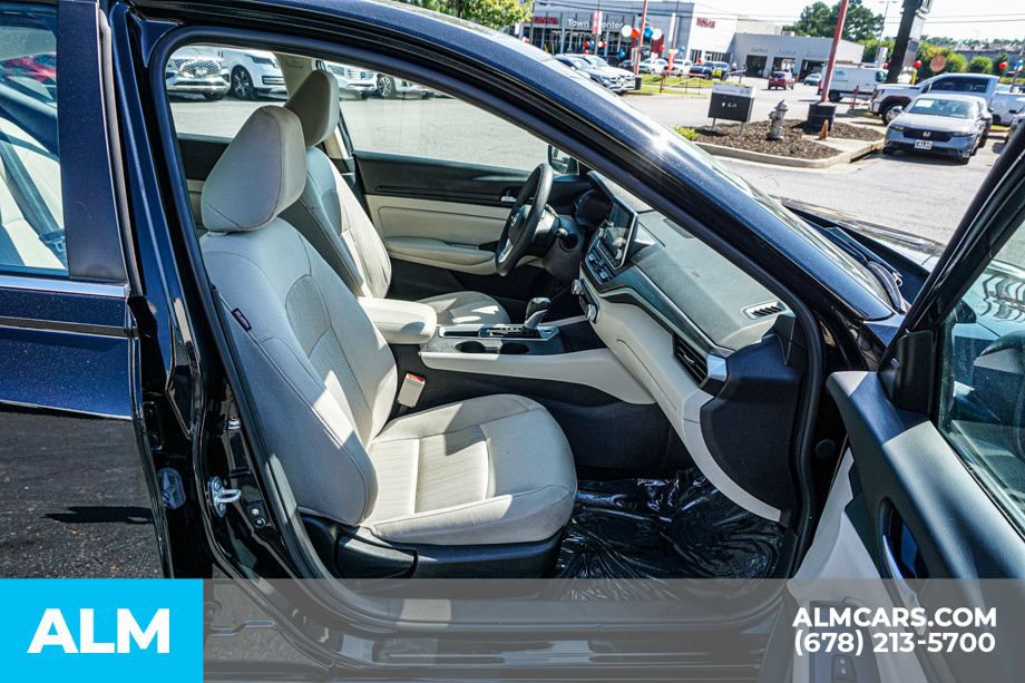 Used 2025 Nissan Altima 2.5 SV FWD image 22