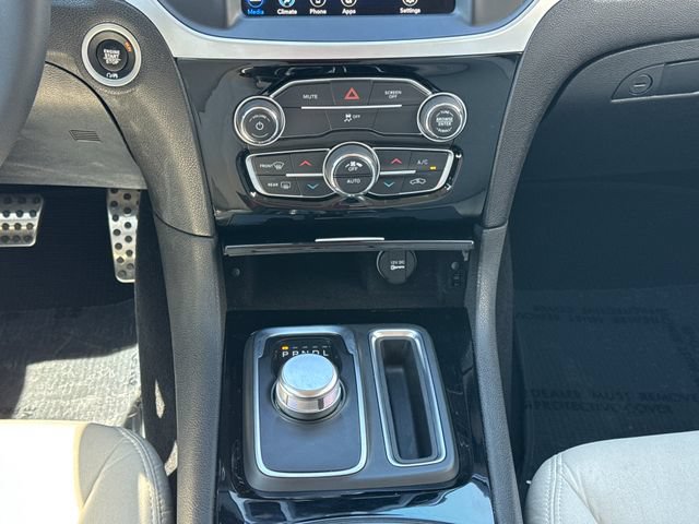Used 2023 Chrysler 300 Touring w/ Sport Appearance Package RWD image 23