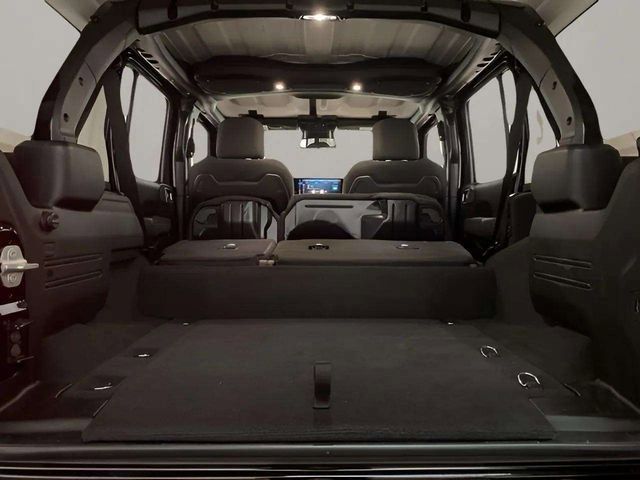 Used 2025 Jeep Wrangler Unlimited Rubicon 4xe w/ Convenience Group image 87