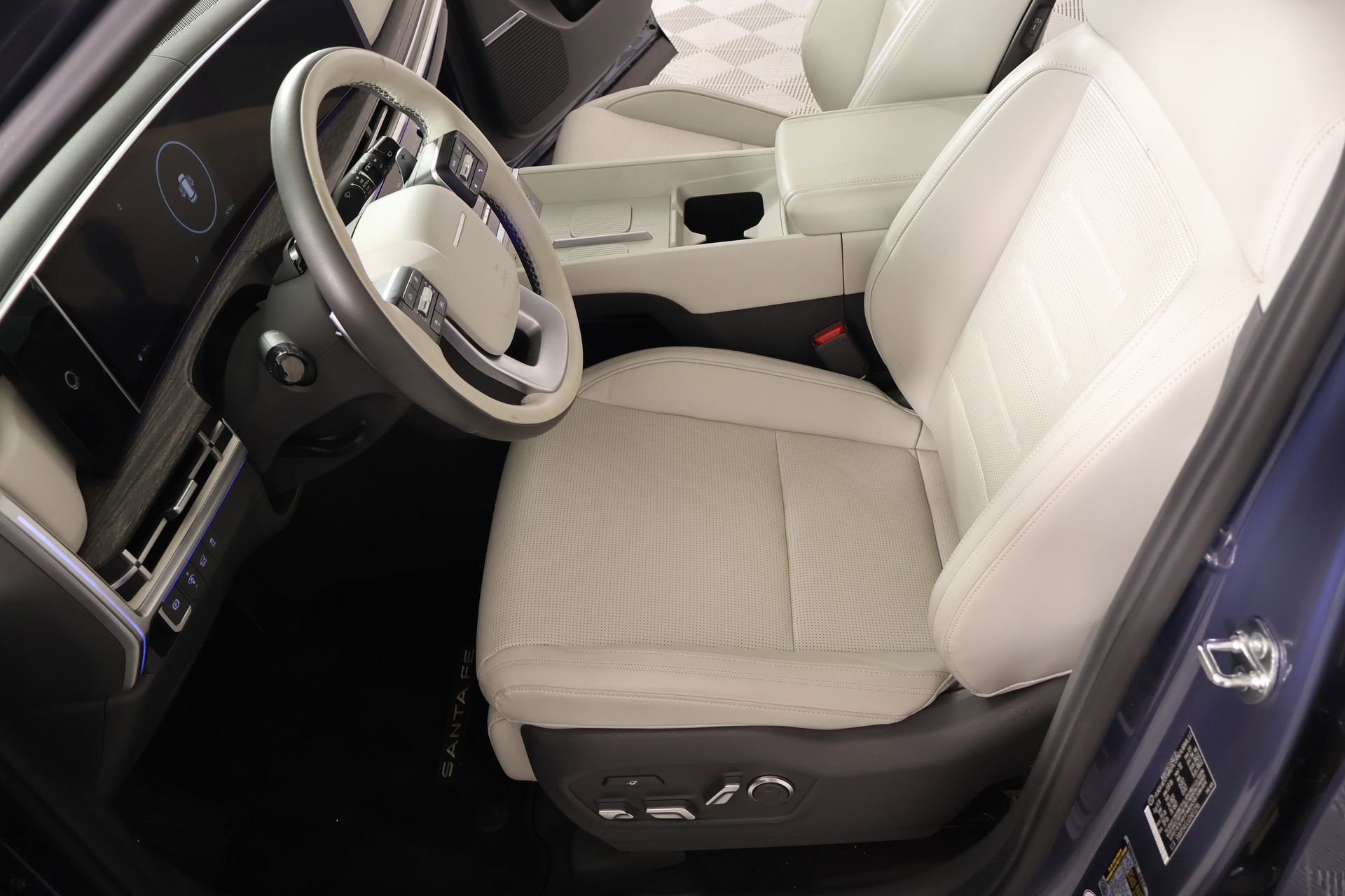 Used 2025 Hyundai Santa Fe Calligraphy image 11