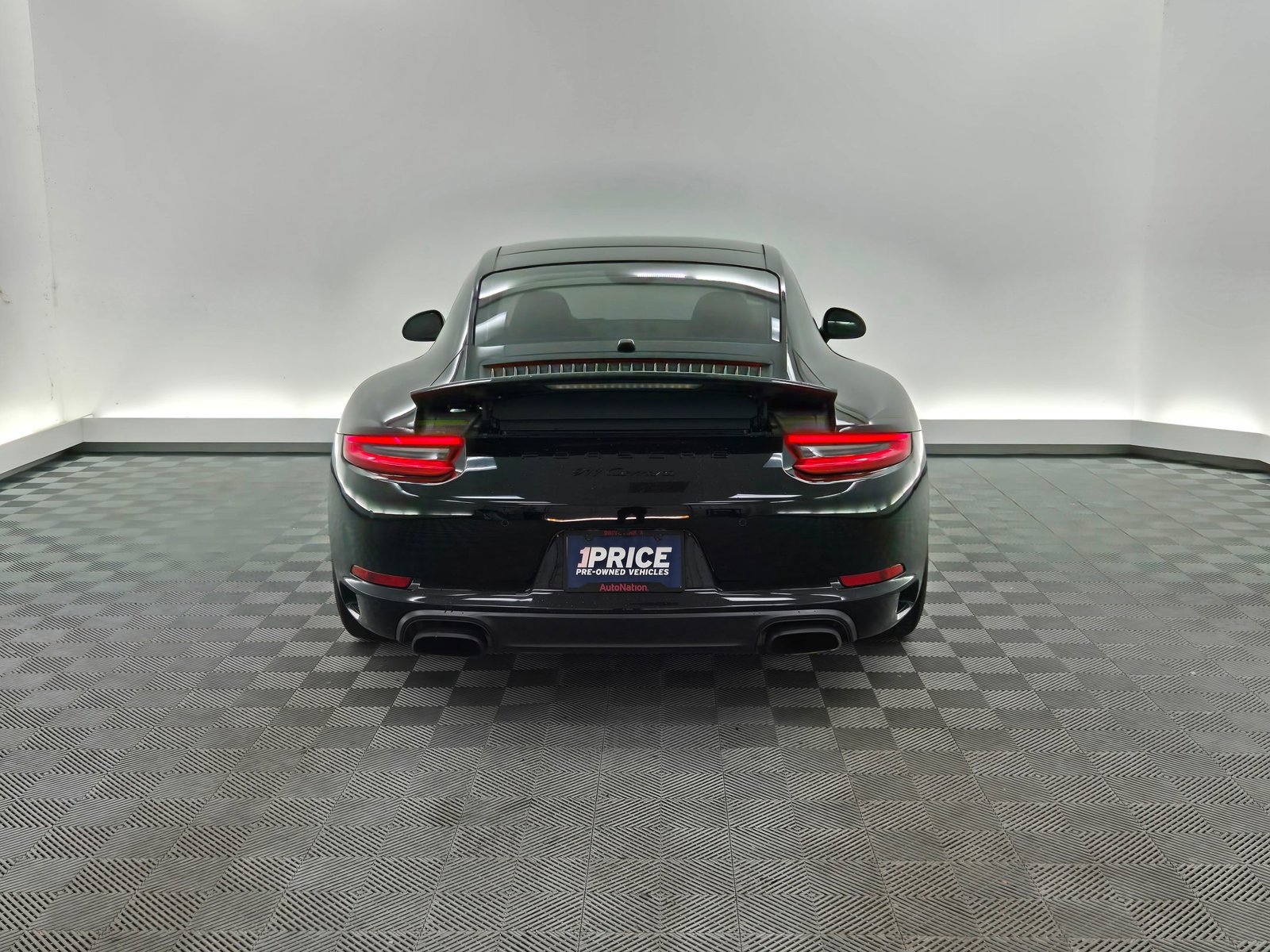Used 2017 Porsche 911 Carrera image 10