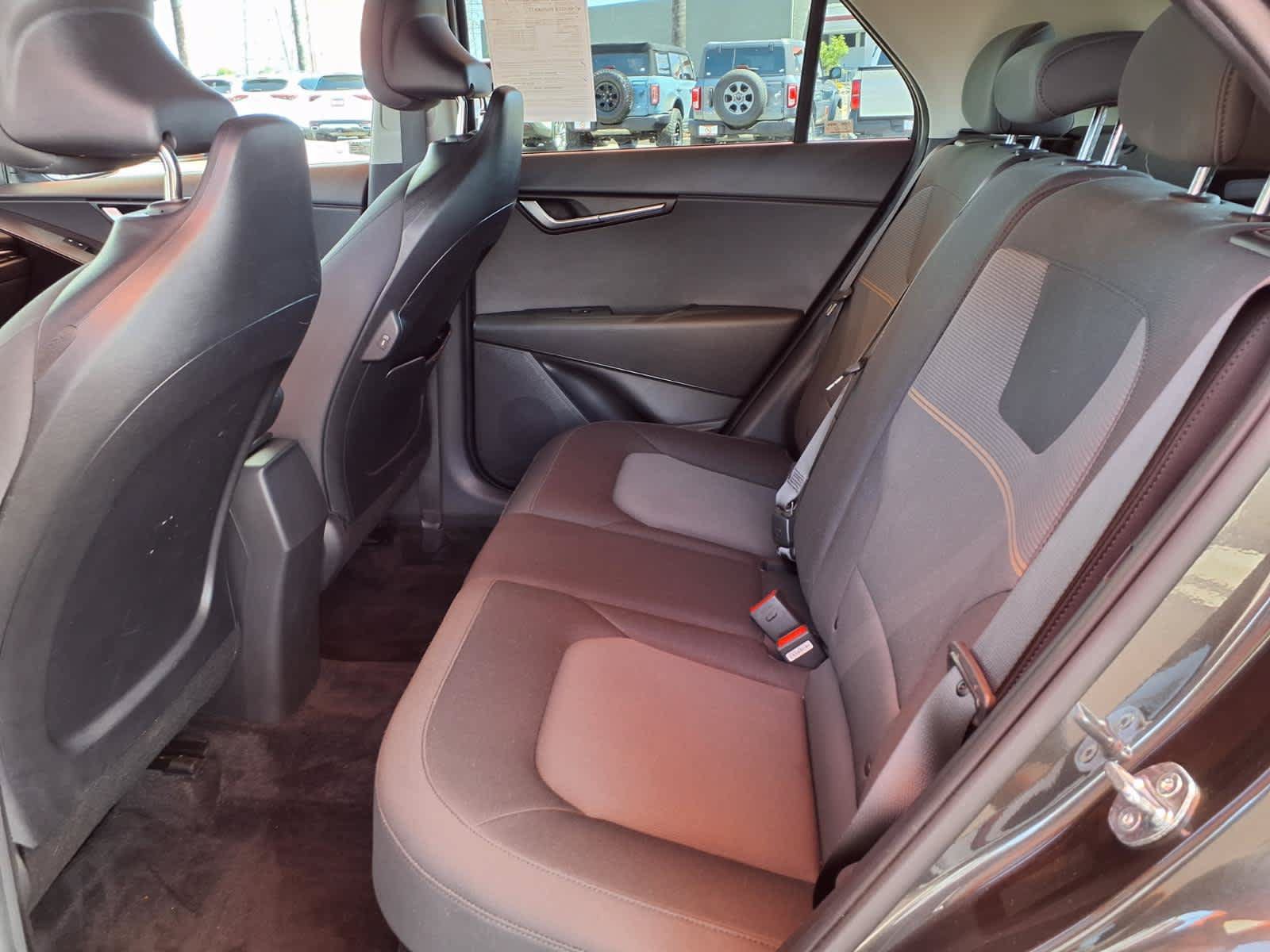 Used 2025 Kia Niro LX FWD image 11
