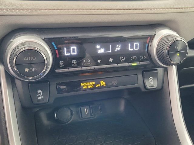 Used 2021 Toyota RAV4 XLE FWD image 30