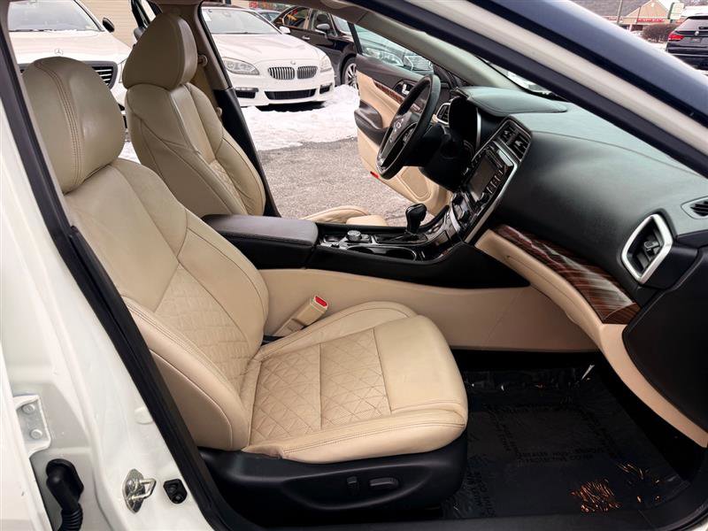 Used 2016 Nissan Maxima Platinum image 11