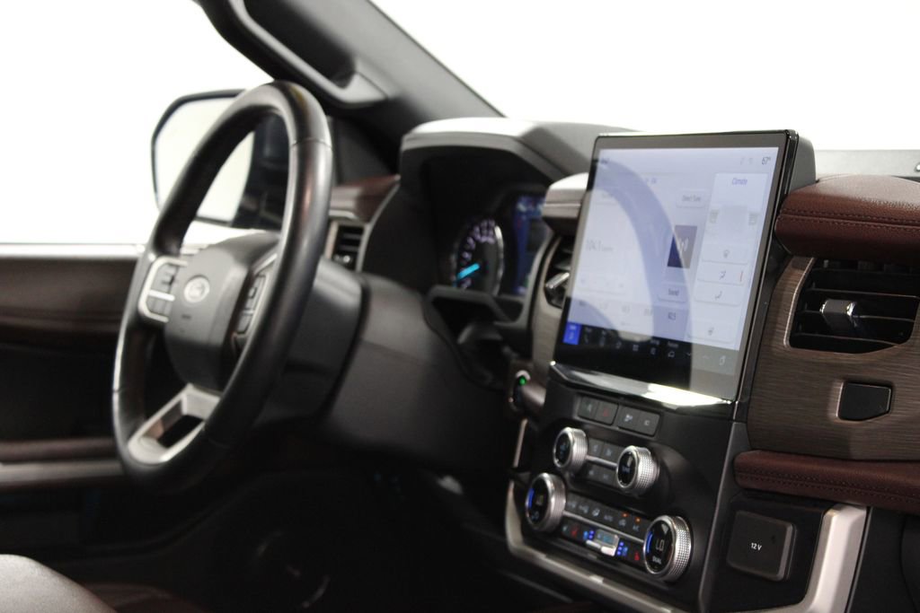 Used 2024 Ford Expedition Limited image 33