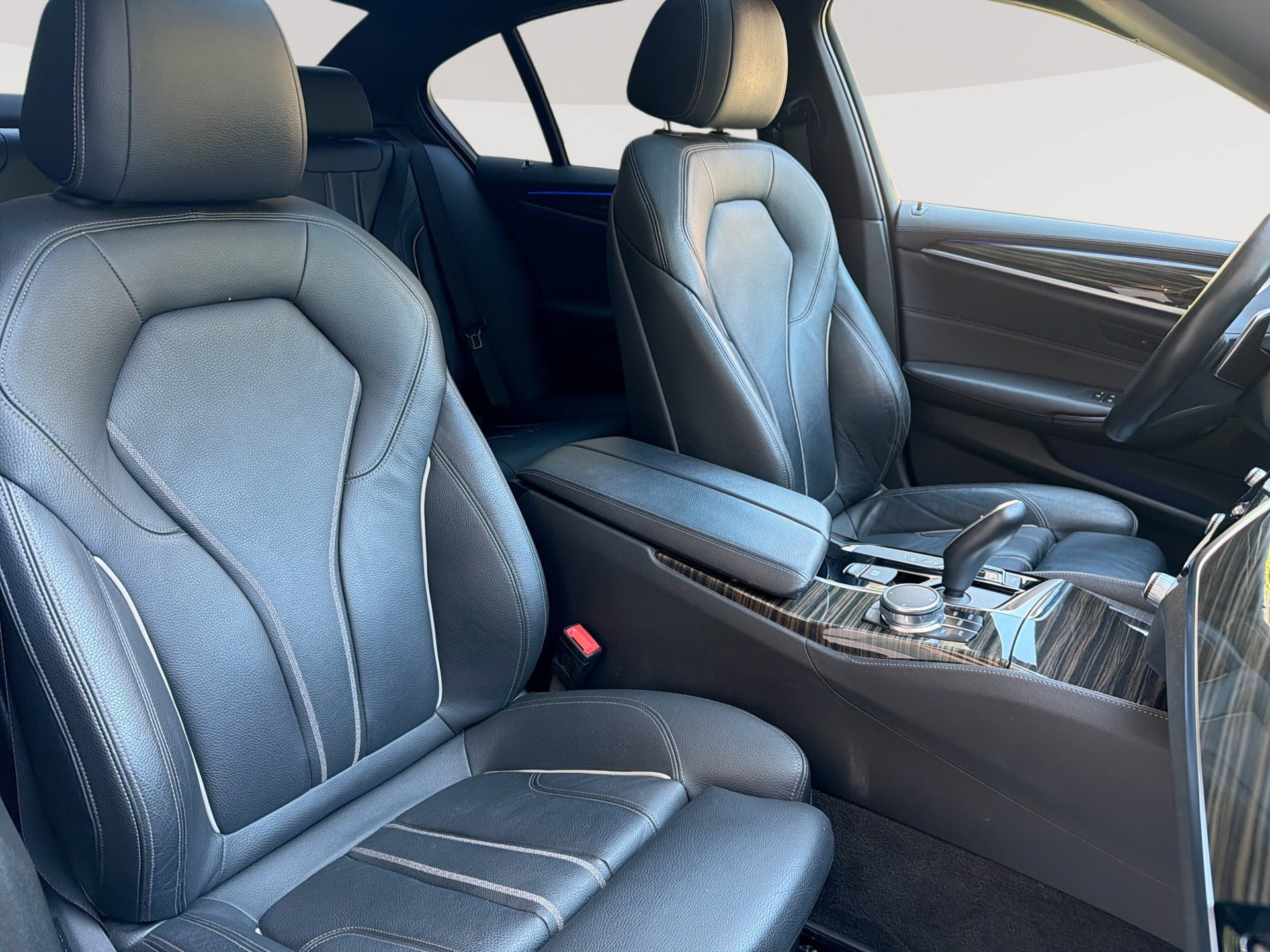 Used 2018 BMW 540i xDrive w/ M Sport Package AWD/4WD image 28