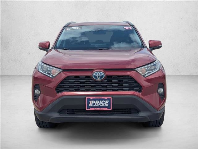 Used 2021 Toyota RAV4 XLE w/ Convenience Package image 2
