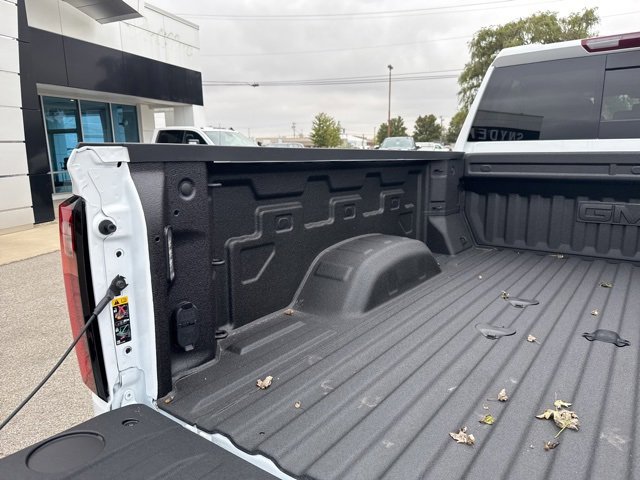 New 2026 GMC Sierra 2500 SLT w/ SLT Premium Package image 18