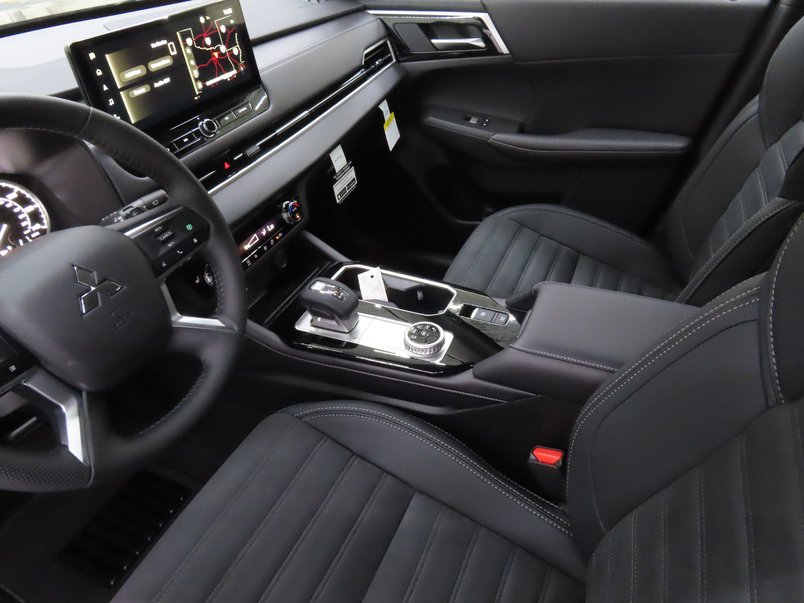 New 2025 Mitsubishi Outlander SE image 20