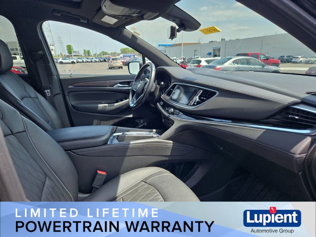 Used 2022 Buick Enclave Avenir w/ Avenir Technology Package AWD/4WD image 16
