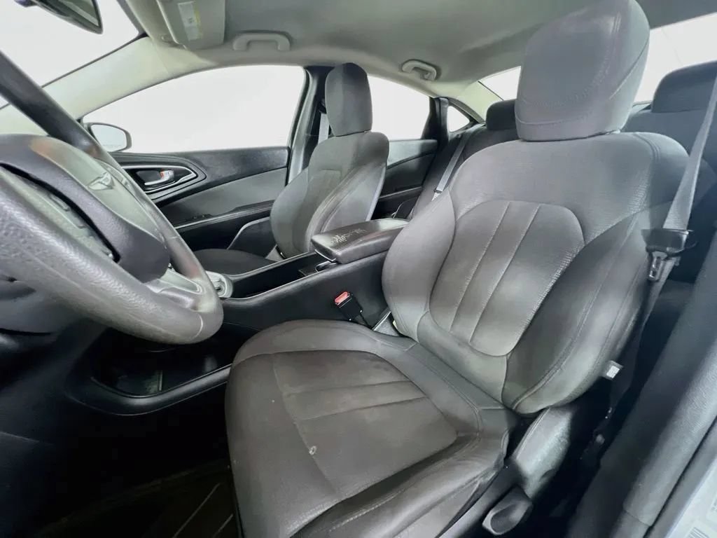 Used 2016 Chrysler 200 Limited FWD image 21