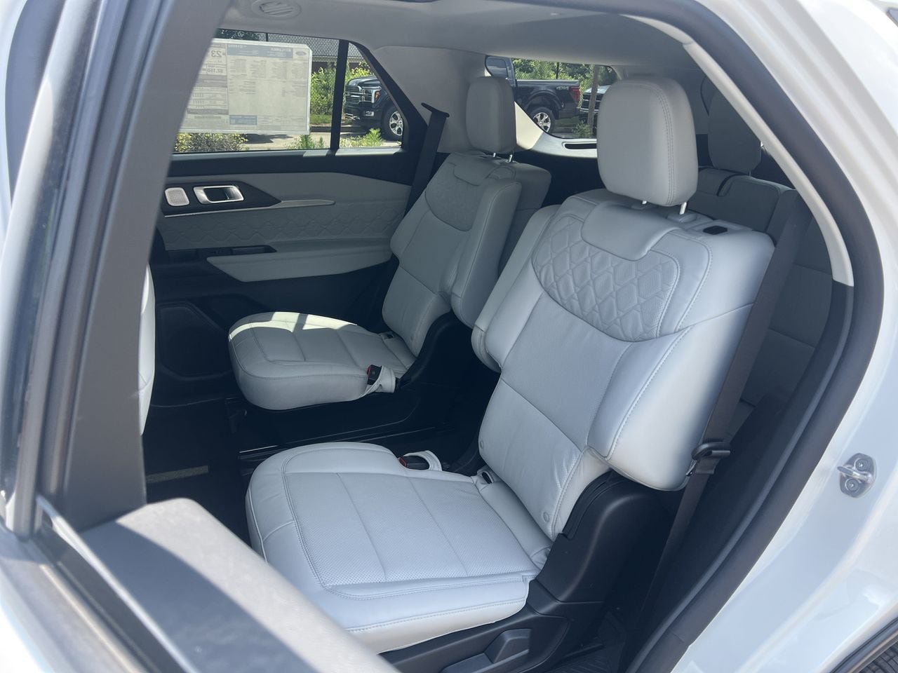 New 2026 Ford Explorer Platinum w/ LUX Leather Package AWD/4WD image 18