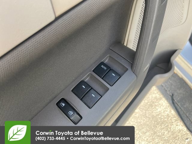 Used 2010 Ford Focus SE FWD image 19