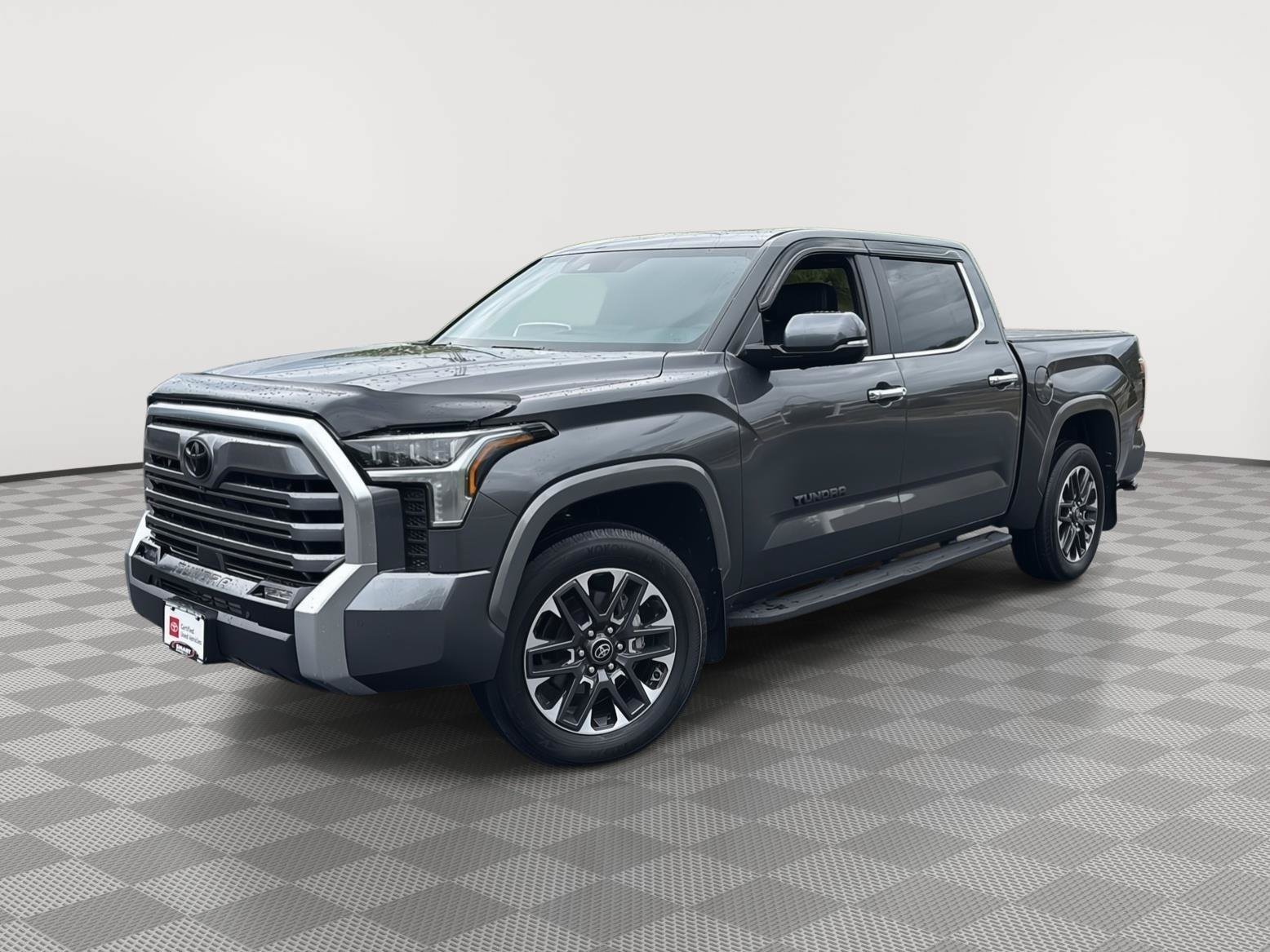 Used 2025 Toyota Tundra Limited AWD/4WD image 1