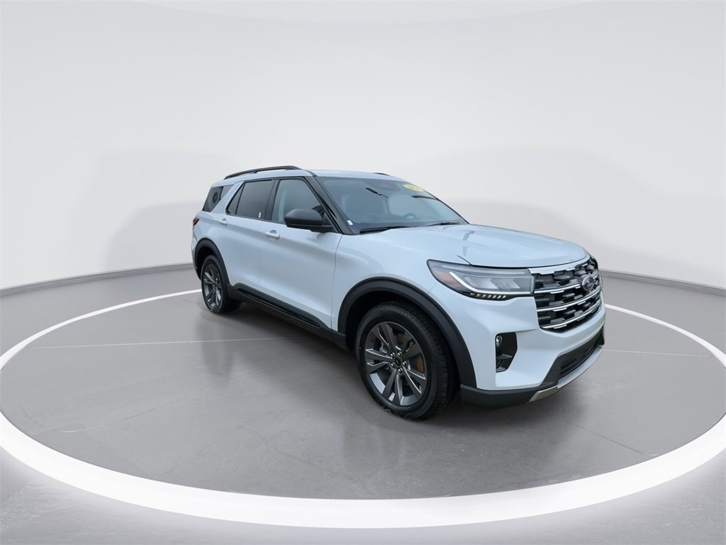 New 2026 Ford Explorer Active w/ Active Comfort Package image 2