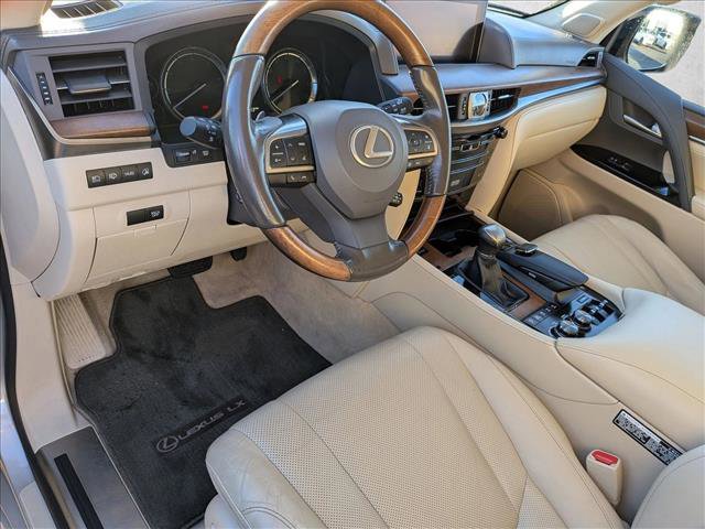 Used 2016 Lexus LX 570 4WD image 9