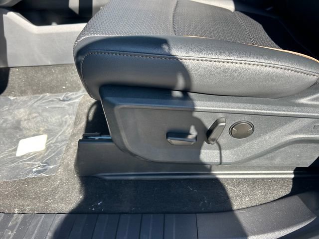 New 2026 Ford F350 Lariat w/ Black Appearance Package image 20