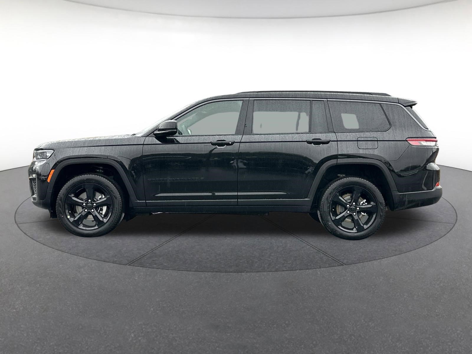 New 2026 Jeep Grand Cherokee L Limited image 2