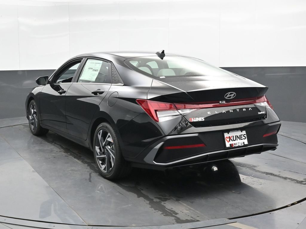 New 2025 Hyundai Elantra Limited image 10