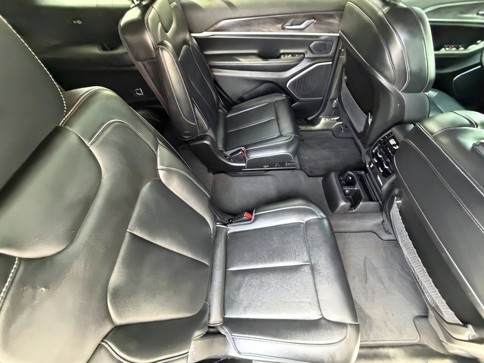 Used 2021 Jeep Grand Cherokee L Limited AWD/4WD image 11