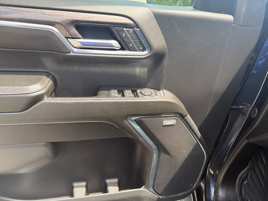 Used 2024 Chevrolet Silverado 1500 LTZ AWD/4WD image 19