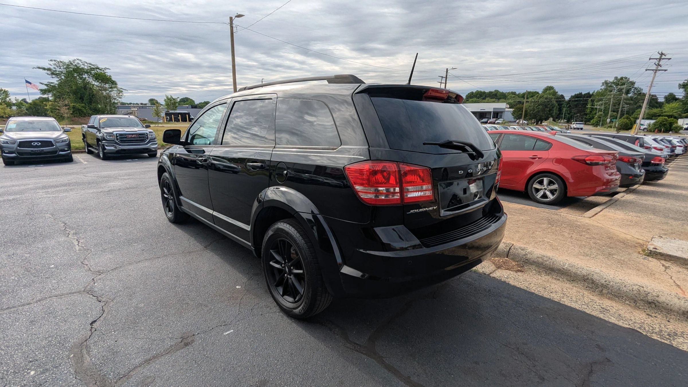 Used 2020 Dodge Journey SE w/ Blacktop Package FWD image 5