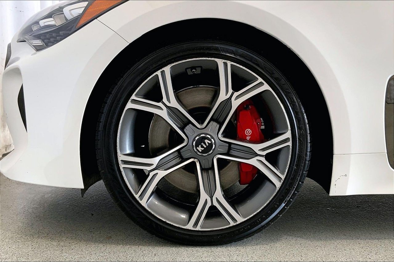 Used 2021 Kia Stinger GT1 RWD image 8