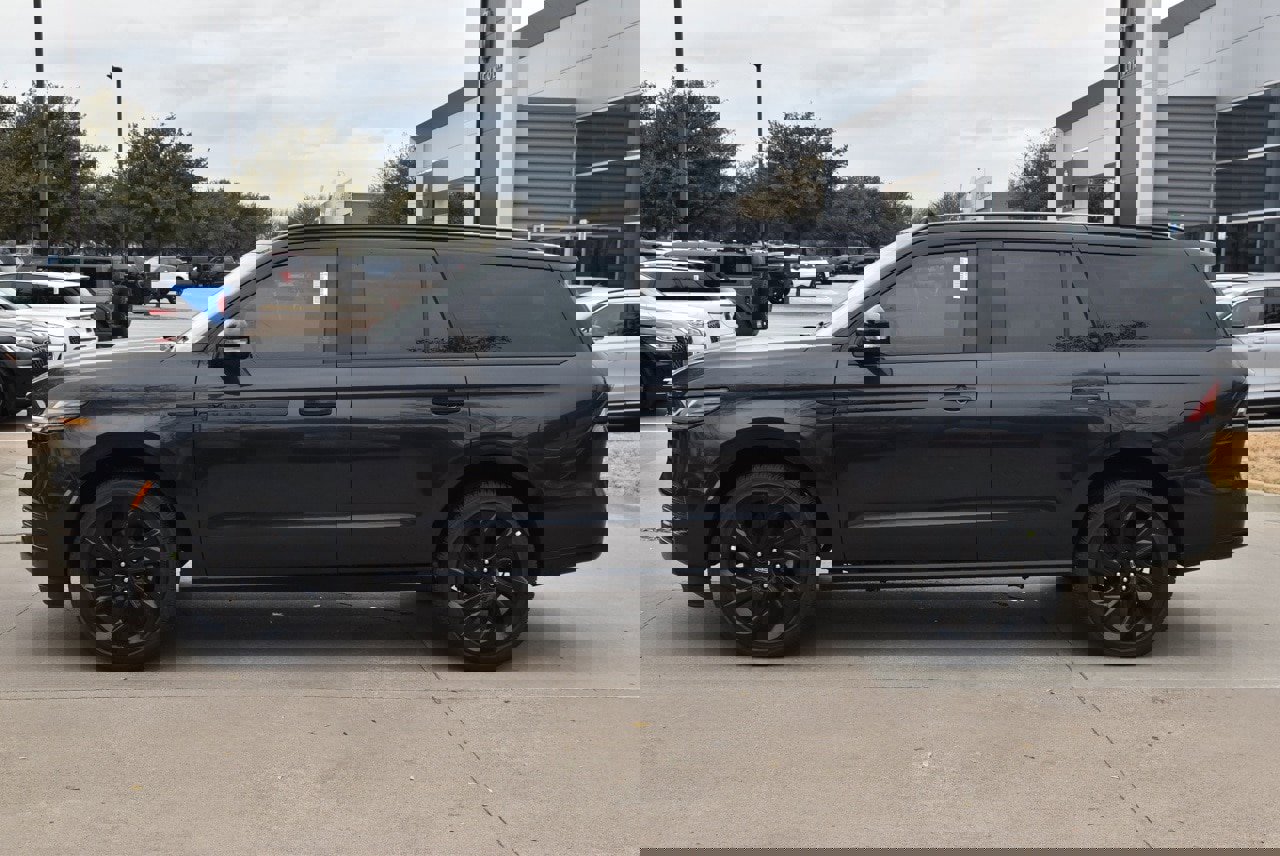 New 2026 Lincoln Navigator Black Label image 11
